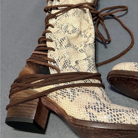 Freebird Coal Size 7 Snakeskin Leather Lace-Up Mid-Calf Heeled Boots - Picture 2 of 9